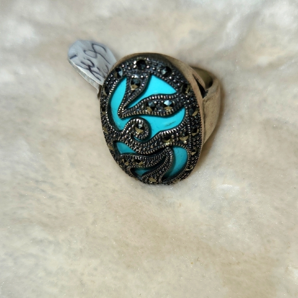 Elegant Turquoise and Silver Swirl Ring